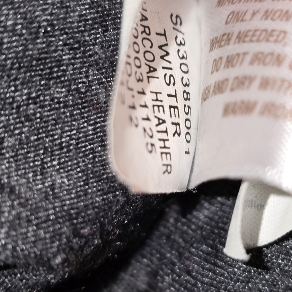 Vintage Old Navy Collectabilitees Twister Graphic Tee “I ♥ Knotty Games” Hasbro - Picture 6 of 6